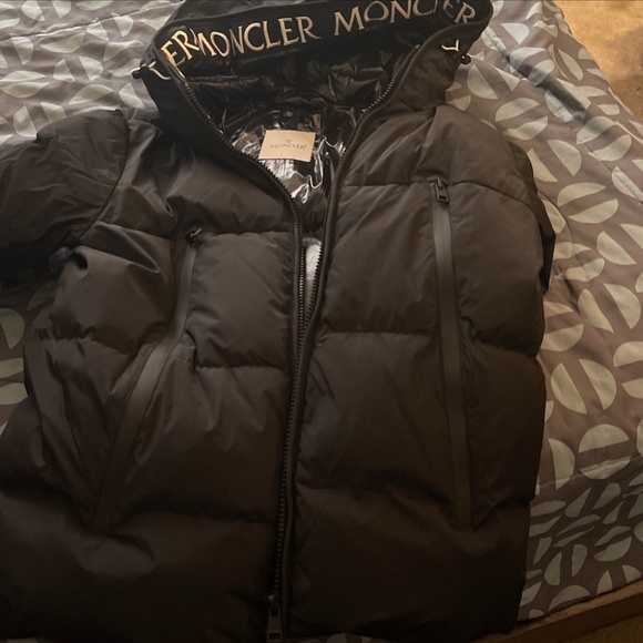 Moncler size3/Large - Picture 2 of 3